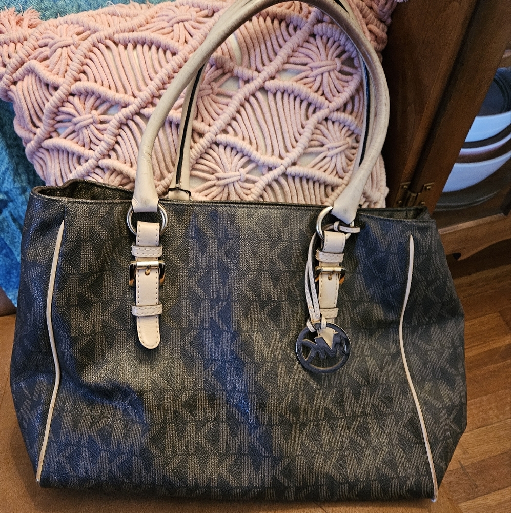 Michael kors handbag